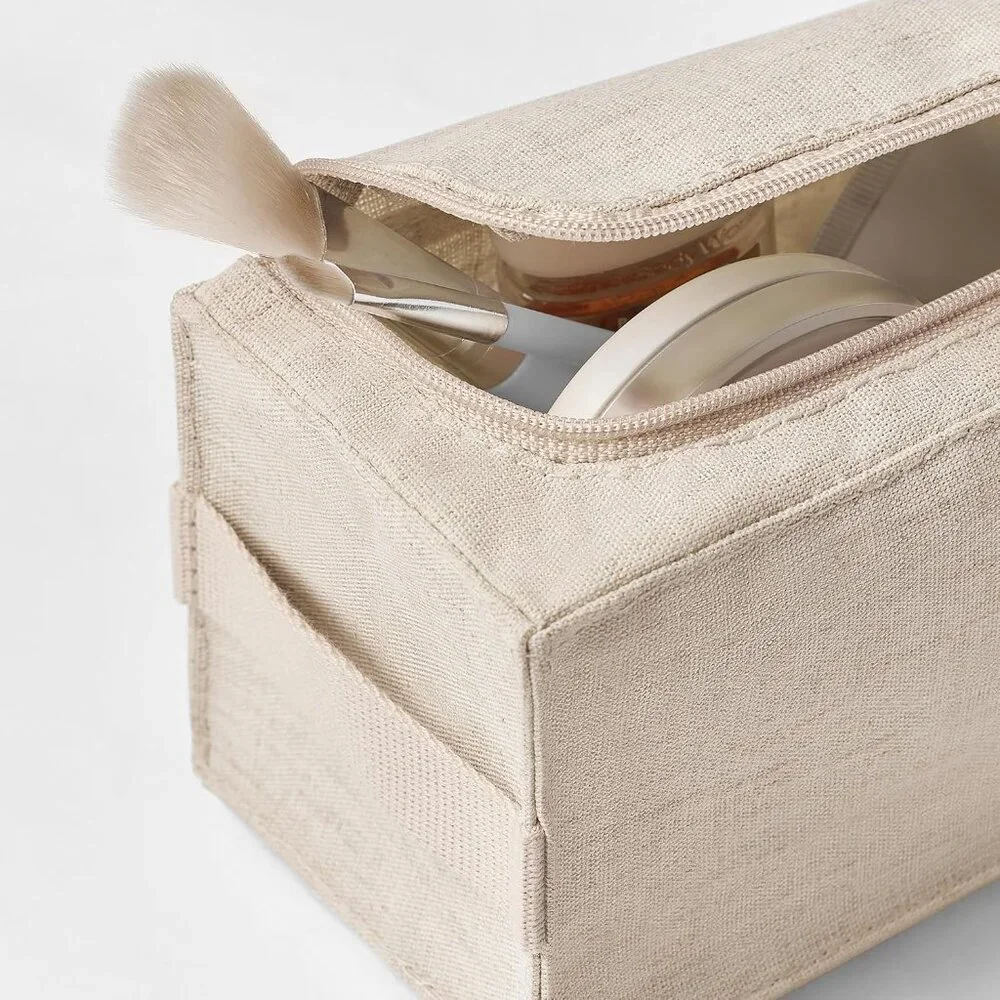 BOLLÖSUND Toiletry bag, beige. 9 